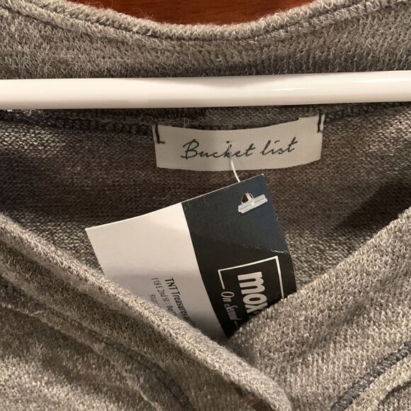 NWT long sleeve shirt with animal print accent fabric - Picture 2 of 5